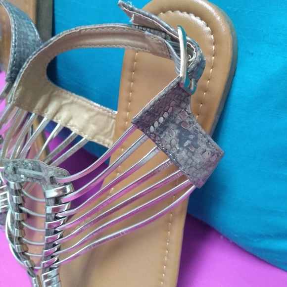 🌺 Sandels - Picture 2 of 3